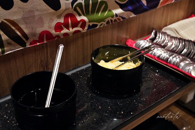 鮨兵衛暴丼專賣店，滿到不知從何吃起的浮誇系超新鮮海鮮丼！宜蘭必吃海鮮丼
