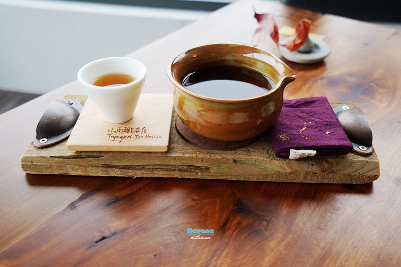 嘉義阿里山「山角鐵茶屋」｜隱藏在茶園間的新潮茶屋，氣氛一流茶飲點心也很棒！