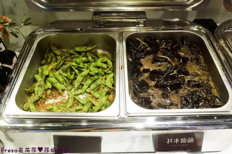 米塔炙燒牛排專門店，濕式熟成牛肉、鐵板排餐、半自助式吃到飽 X 來去約會吃牛排