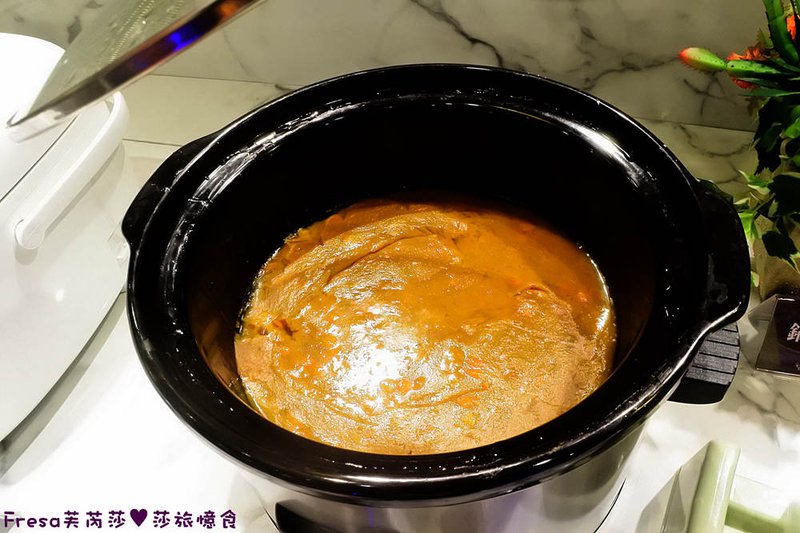 米塔炙燒牛排專門店，濕式熟成牛肉、鐵板排餐、半自助式吃到飽 X 來去約會吃牛排