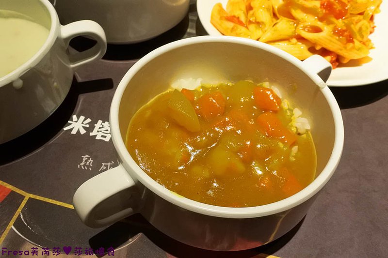 米塔炙燒牛排專門店，濕式熟成牛肉、鐵板排餐、半自助式吃到飽 X 來去約會吃牛排