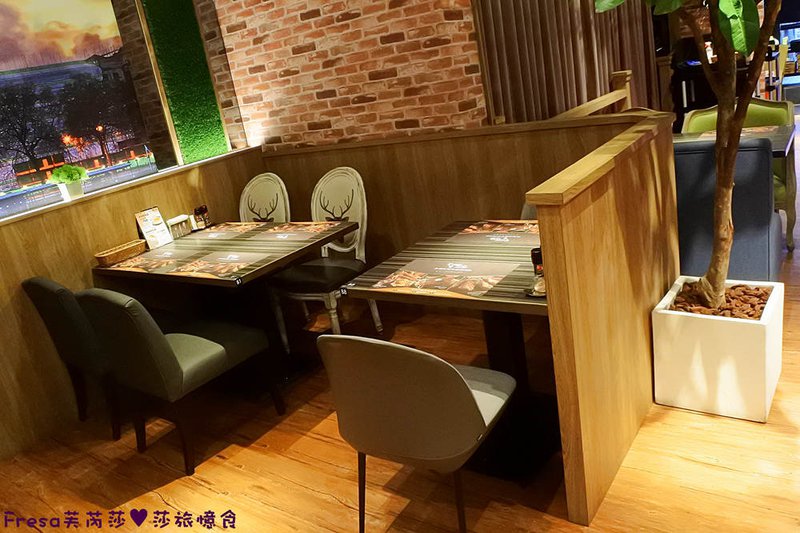 米塔炙燒牛排專門店，濕式熟成牛肉、鐵板排餐、半自助式吃到飽 X 來去約會吃牛排