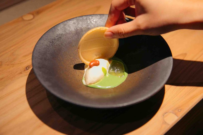 ▲第二十二道：抹茶冰淇淋蕨餅（含清酒）