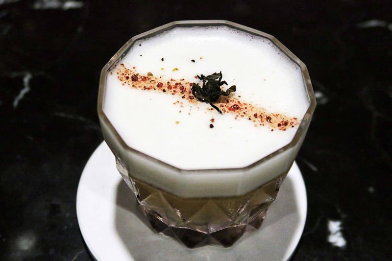 Bar PUN：信義安和的琥珀蜂巢以暗門隱藏的台北地下酒吧