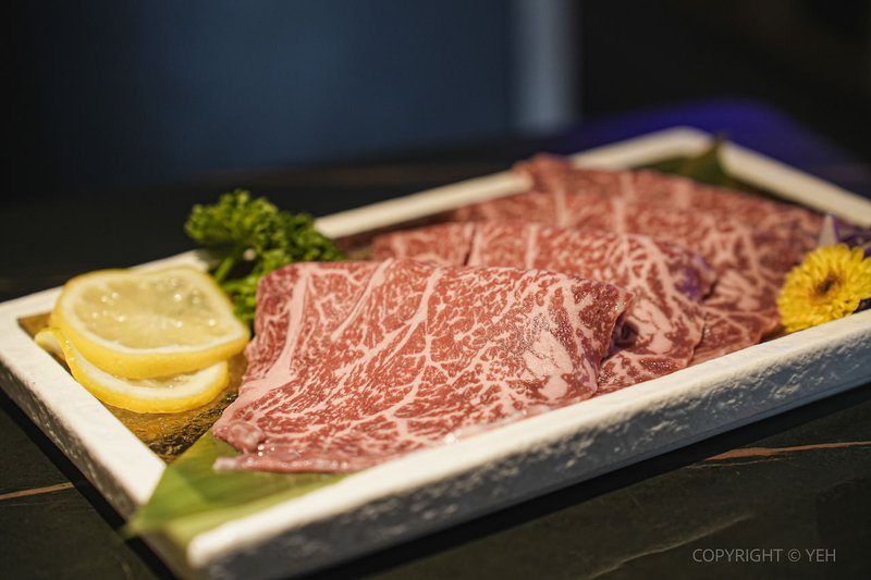 山上走走 日式無菜單燒肉專門店｜宛如置身海底隧道享用燒肉料理