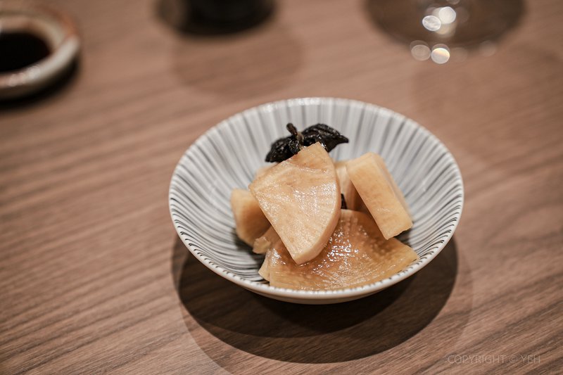 鮨 吟川 日式料理｜在幽靜的環境中品嚐主廚以時令食材變化出一道道精緻無菜單料理