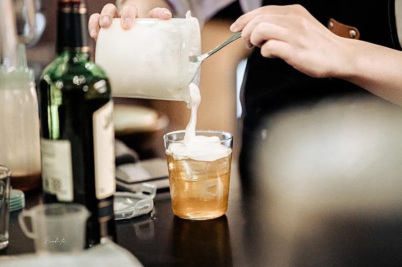 基隆餐廳:暖暮甜廚 港邊預約制甜點餐酒，脆皮千層麵、酥炸小捲實在太好吃了