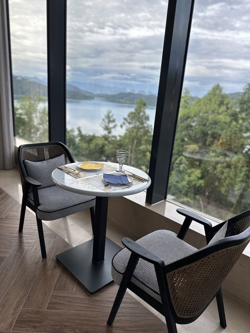 雲品溫泉酒店日月潭「雲水」亮點：坐擁270度絕美湖景
