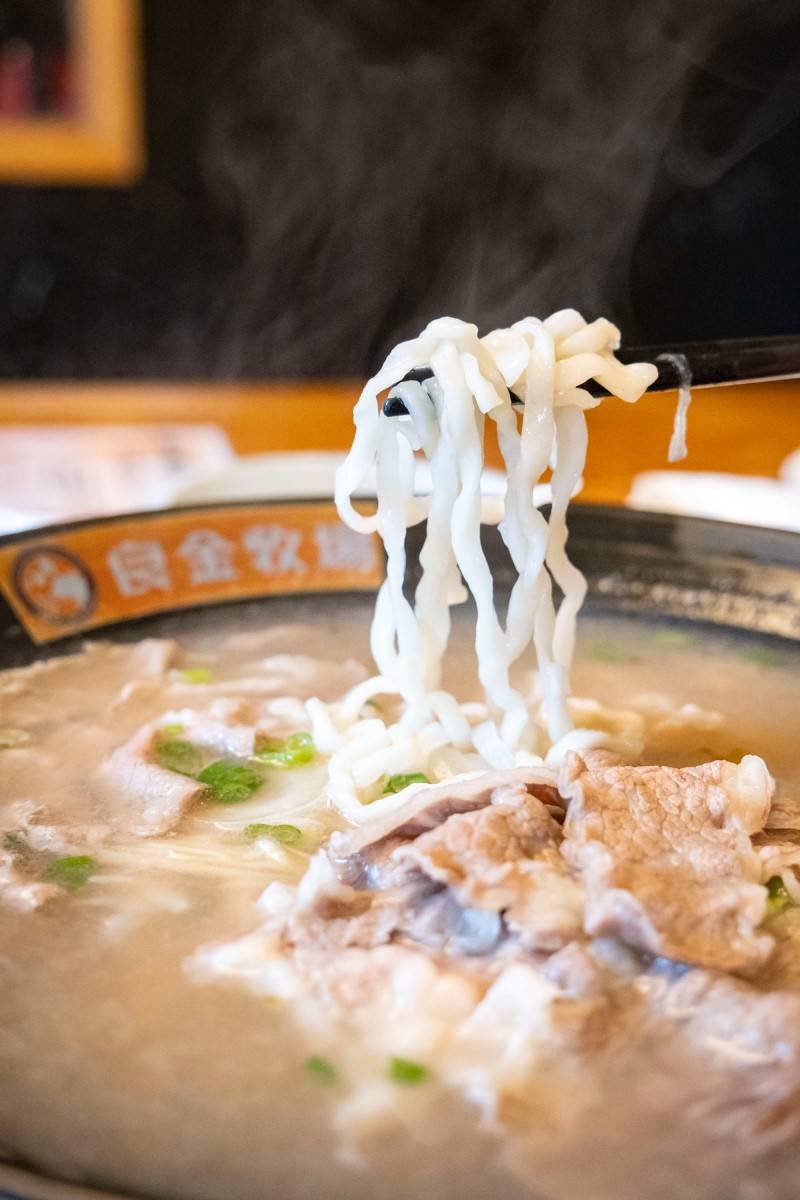 【良金牧場工廠總店】當日現涮溫體酒糟牛肉麵